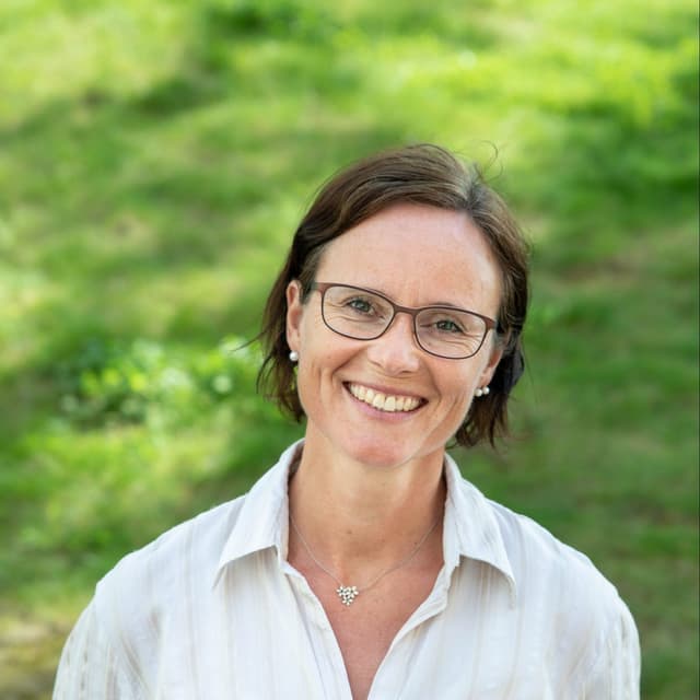 Hvordan sammenligne ombruk og resirkulering?